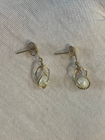 10k Gold Pearl Earrings